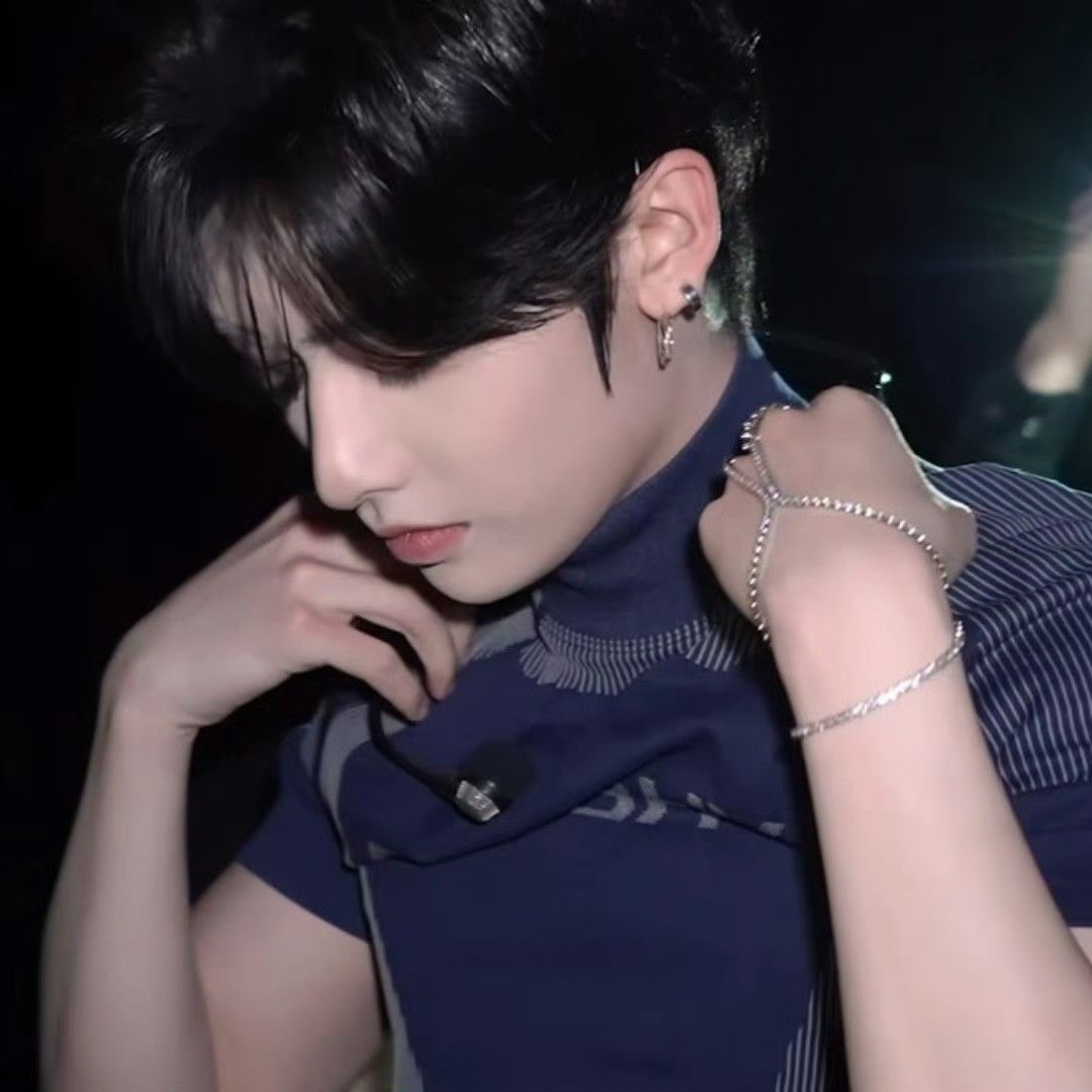 A moment captured by Ricky (ZEROBASEONE)'s fan