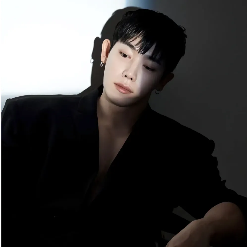 Behind-the-scenes cut of Wonho