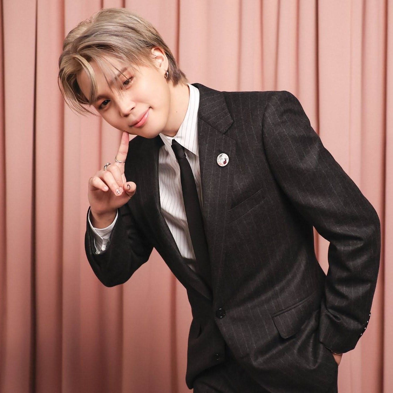 Foto aktivitas terbaru Jimin (BTS)