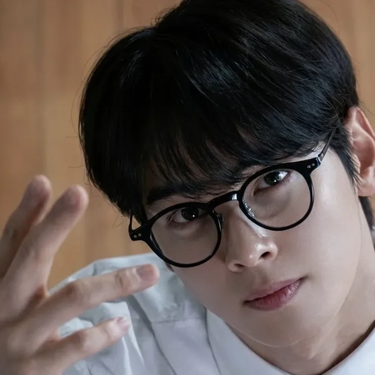 Latest photo of Eunwoo (ASTRO)