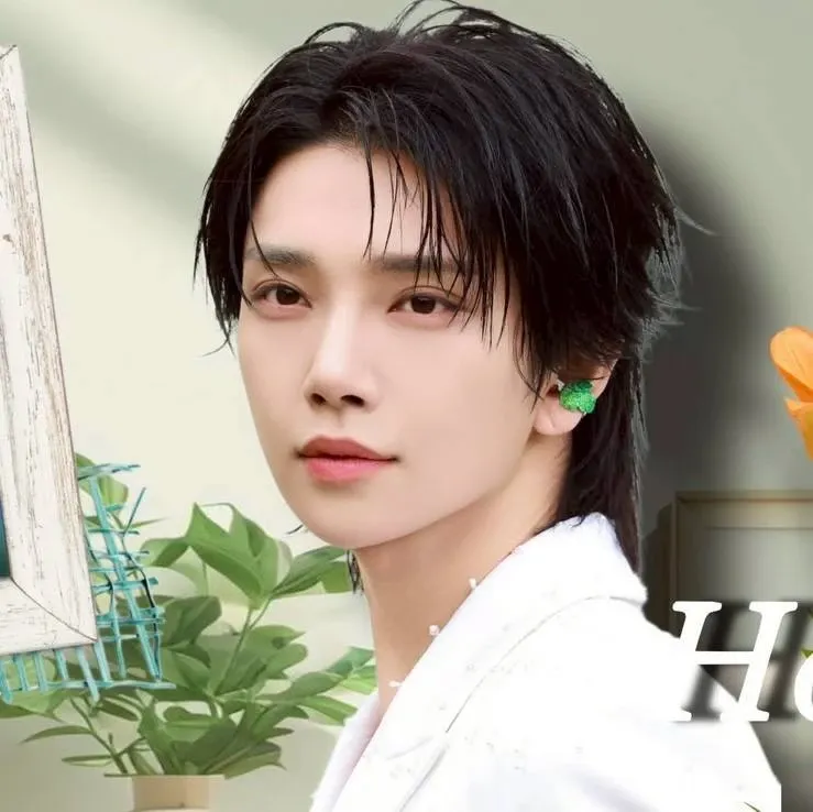 Latest photo of Joshua (SEVENTEEN)