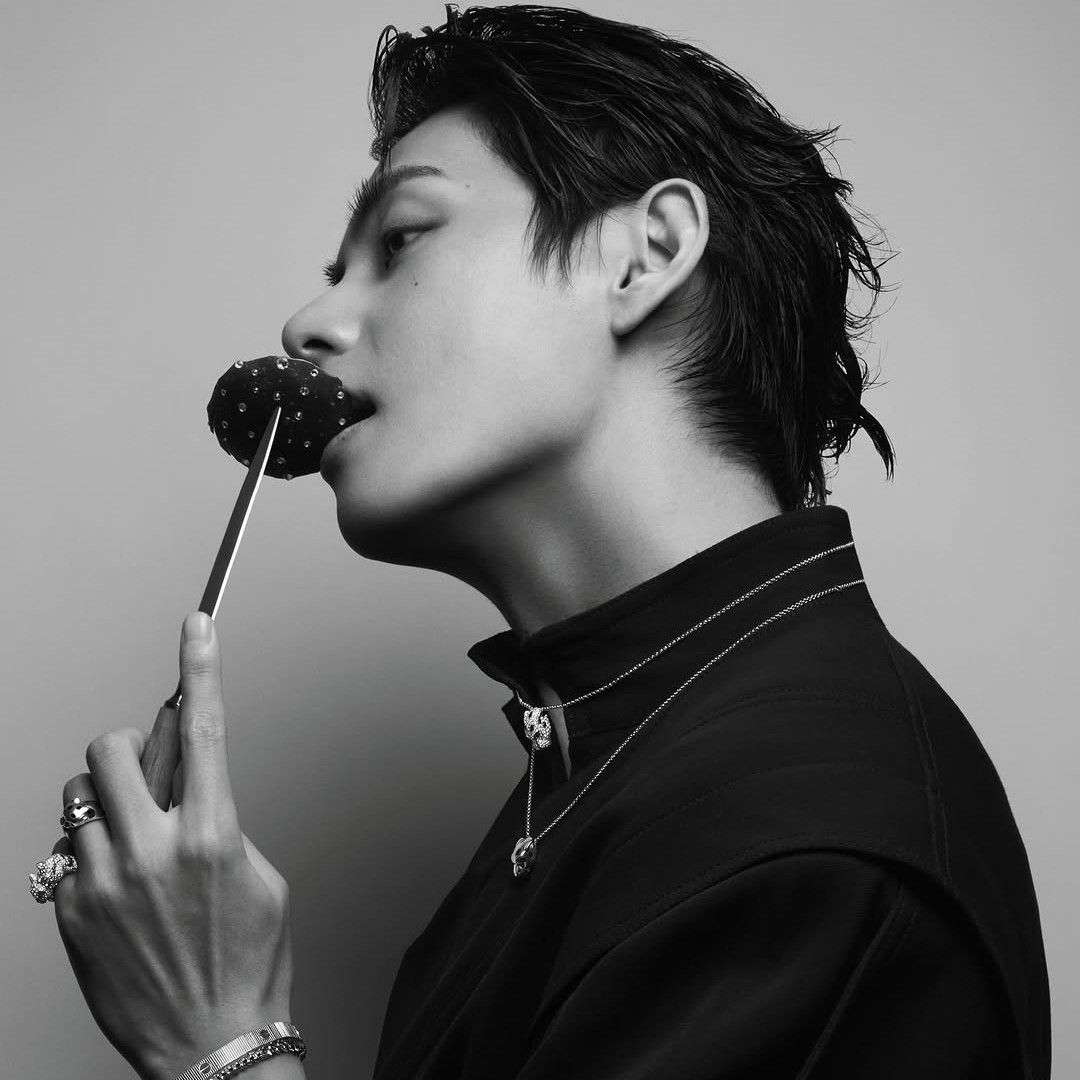 뷔 (방탄소년단) 최근 활동샷