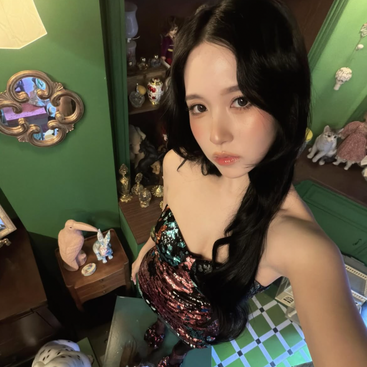 Momen yang diabadikan oleh penggemar Mina (TWICE)