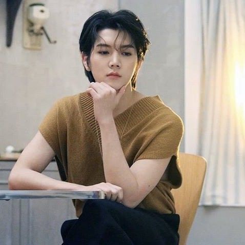 Behind-the-scenes cut of REN