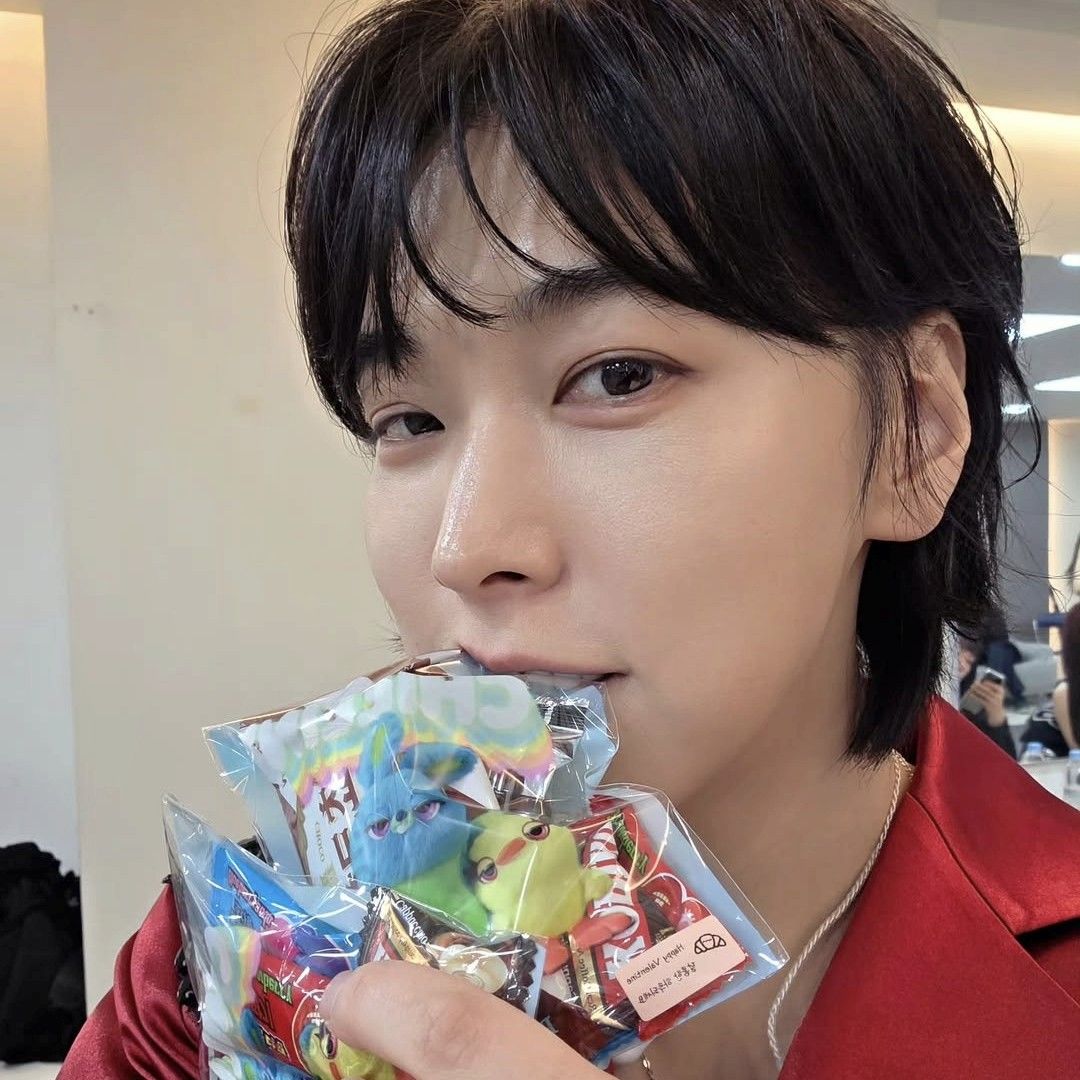 Behind-the-scenes cut of Sungmin (Super Junior)