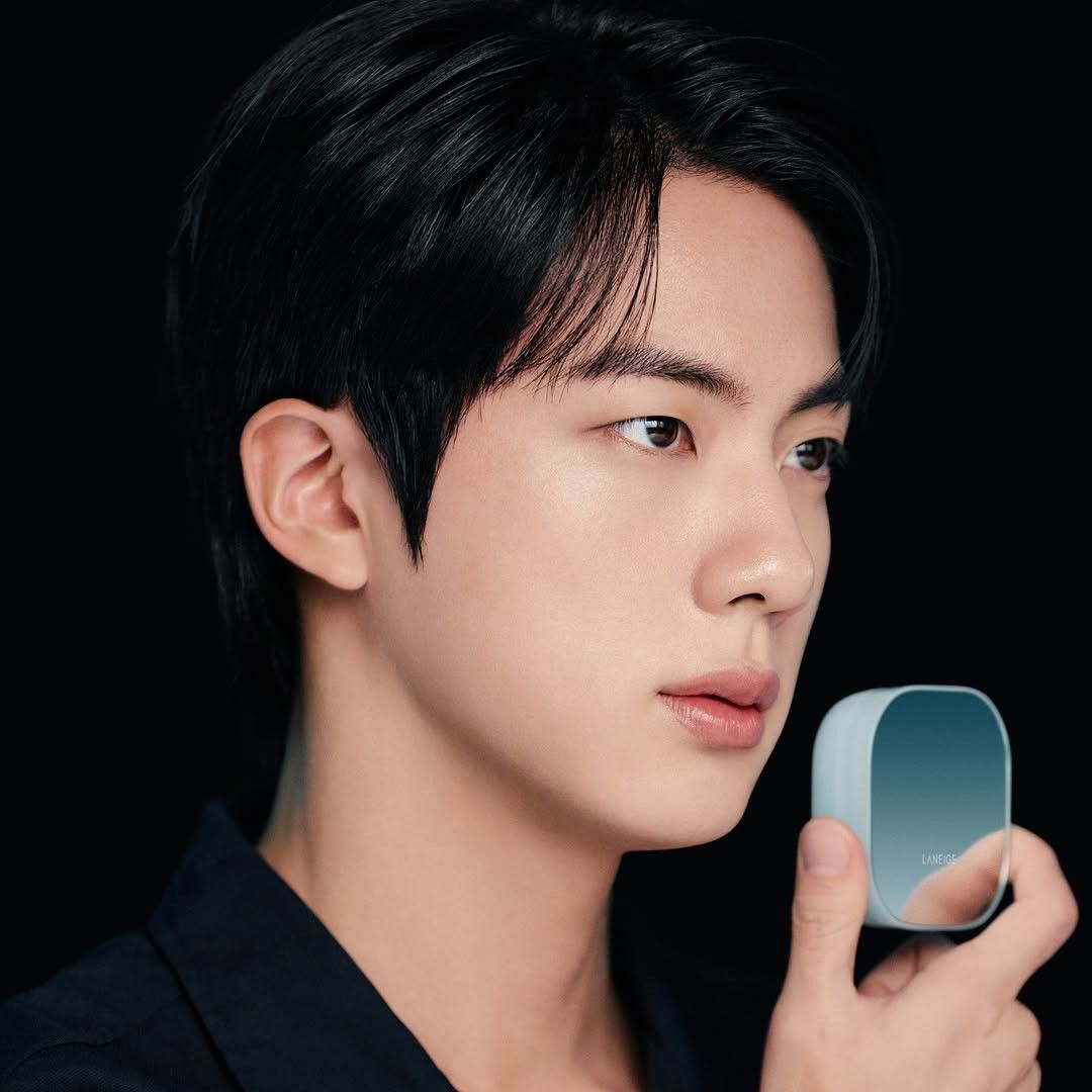 A moment captured by Jin (BTS)'s fan