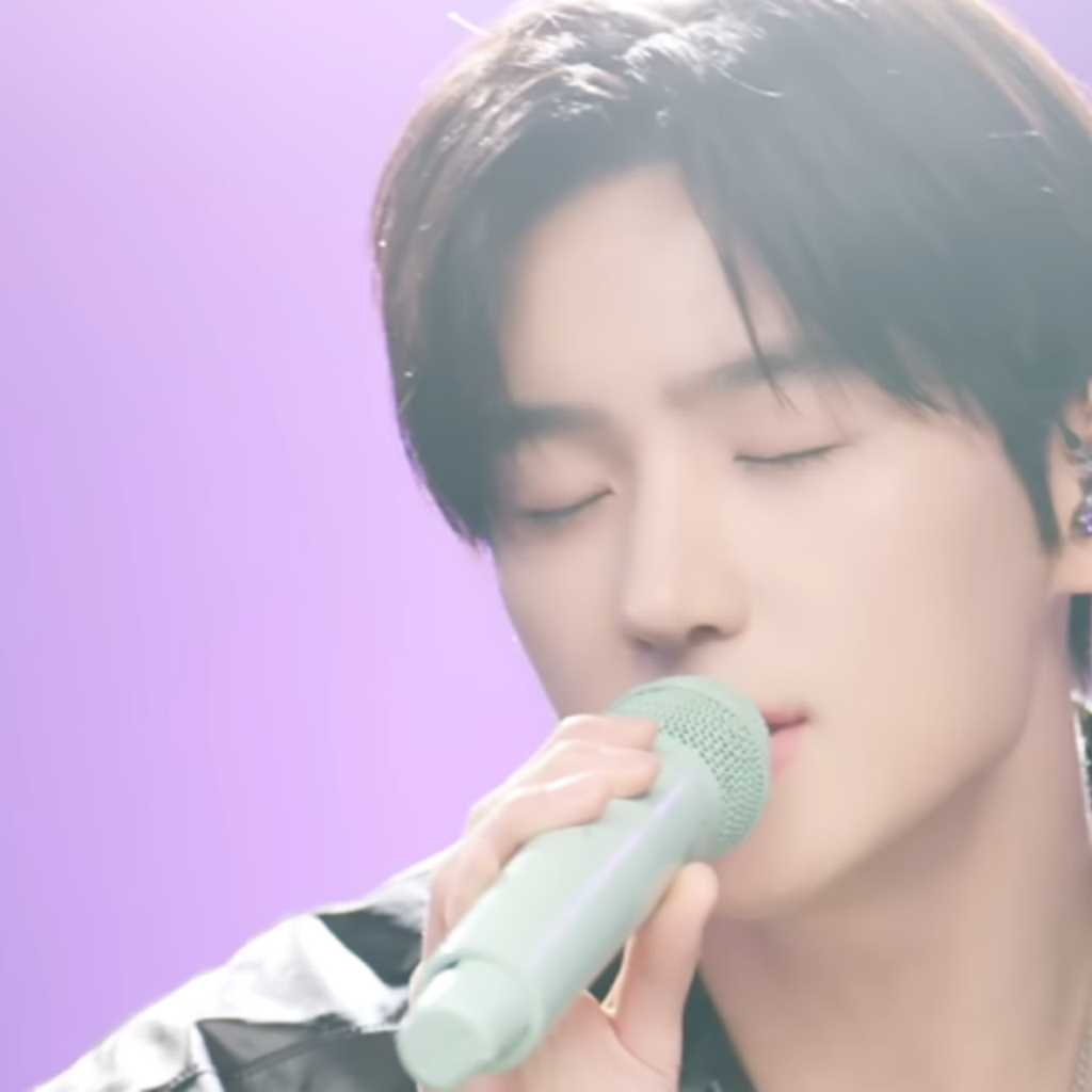 Latest photo of Hyunjae (THE BOYZ)