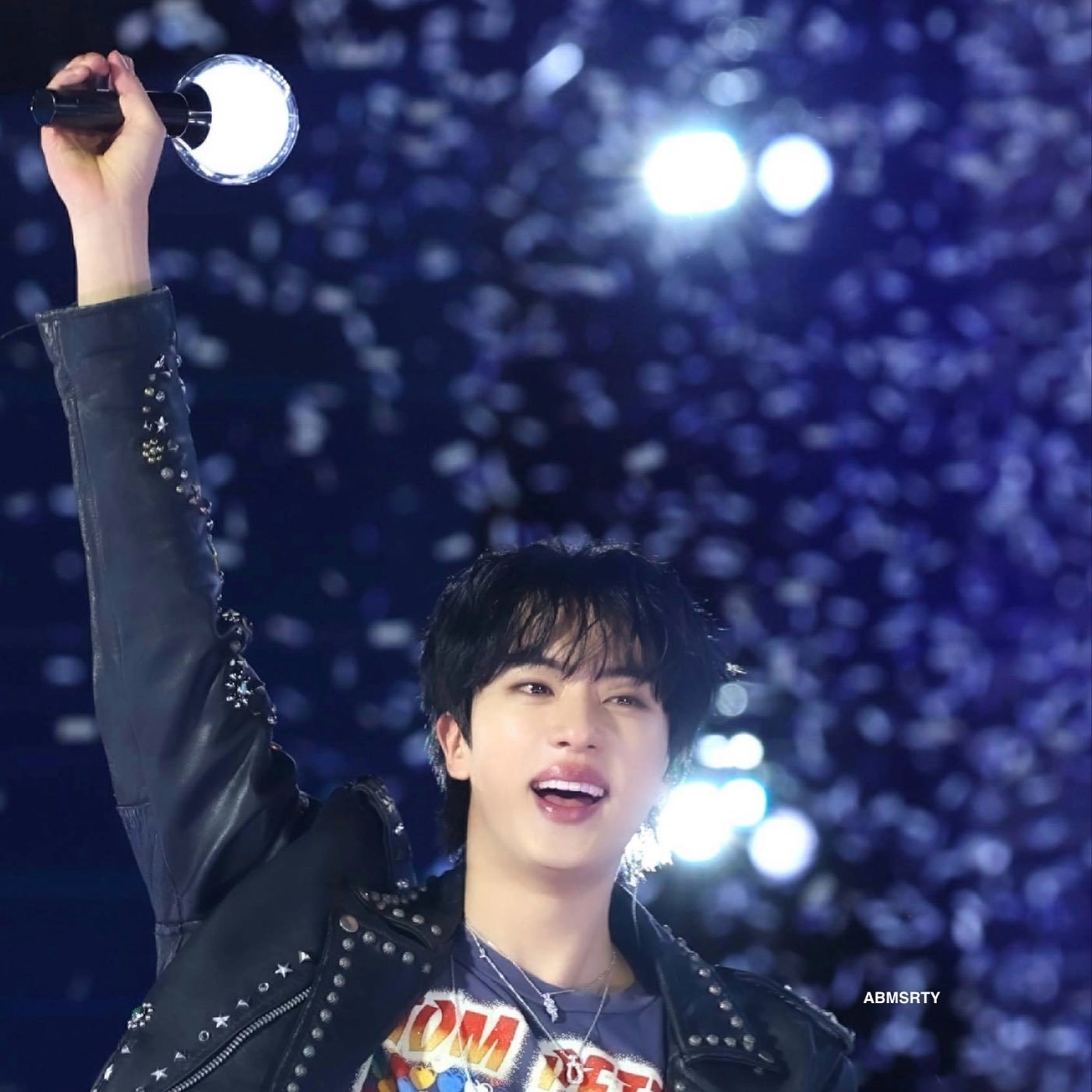 진 (방탄소년단) 최근 활동샷