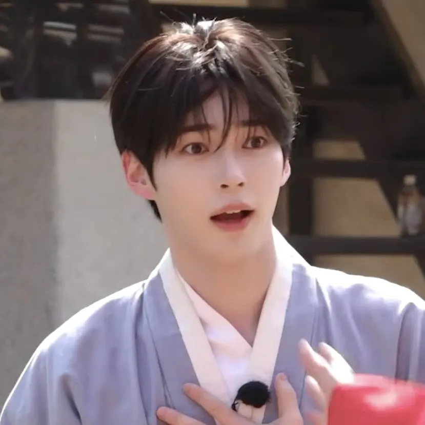 성한빈 (제로베이스원) 최근 활동샷