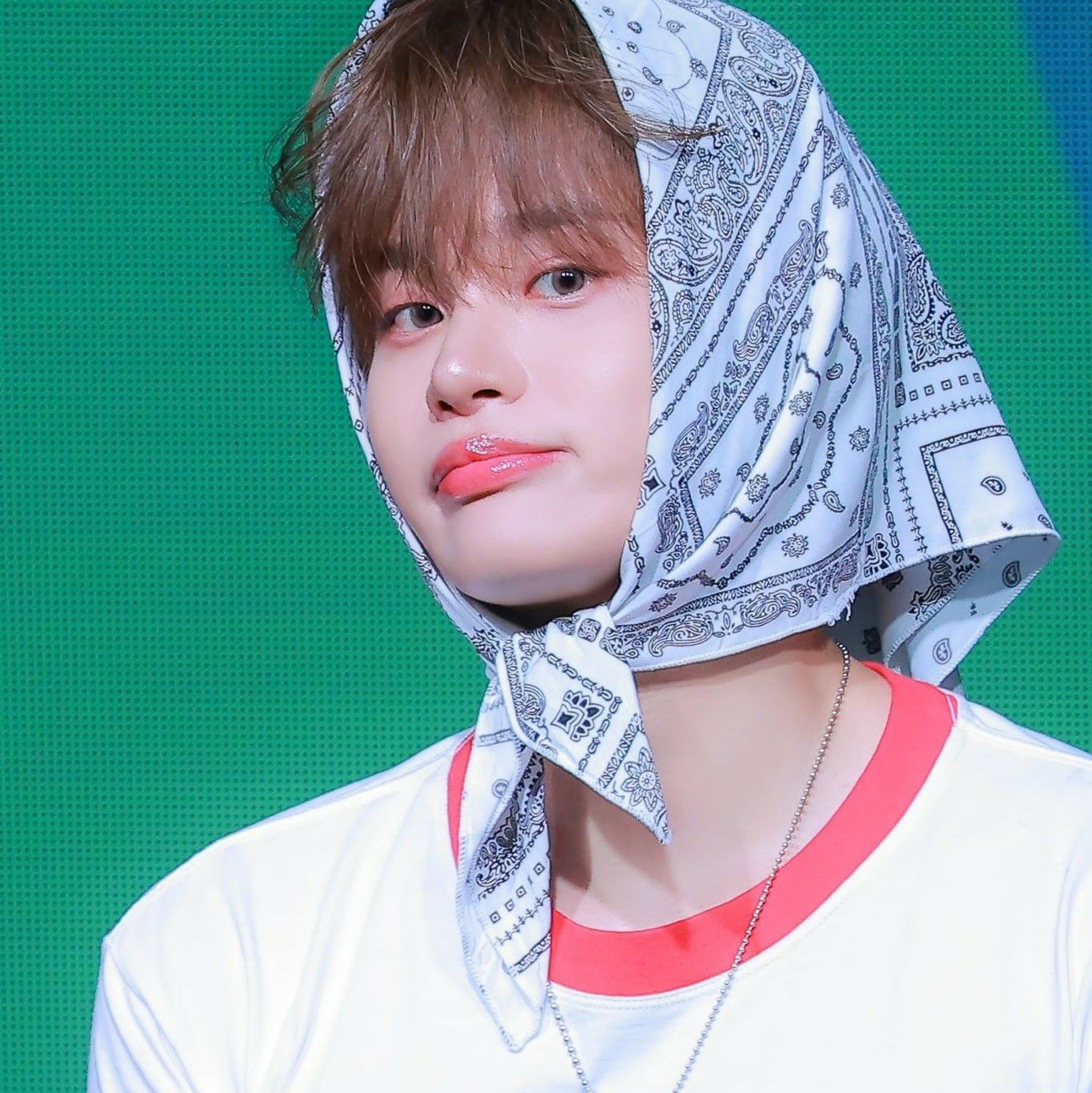 A moment captured by Lee Daehwi (AB6IX)'s fan