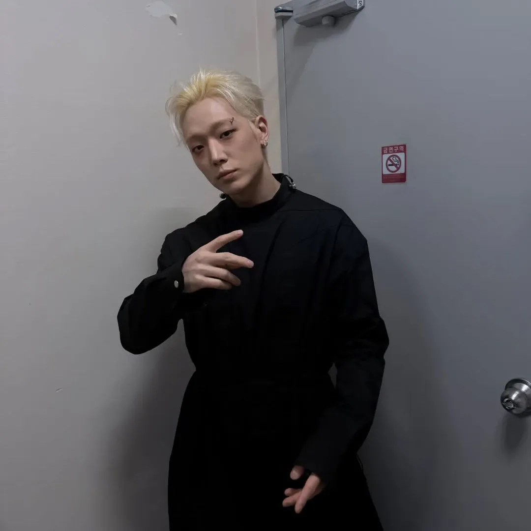 Recent activity shot of BOBBY (iKON)