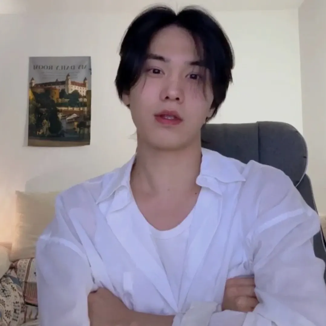 A moment captured by Rocky's fan