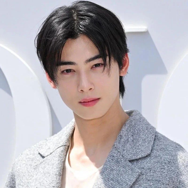 Latest photo of Eunwoo (ASTRO)