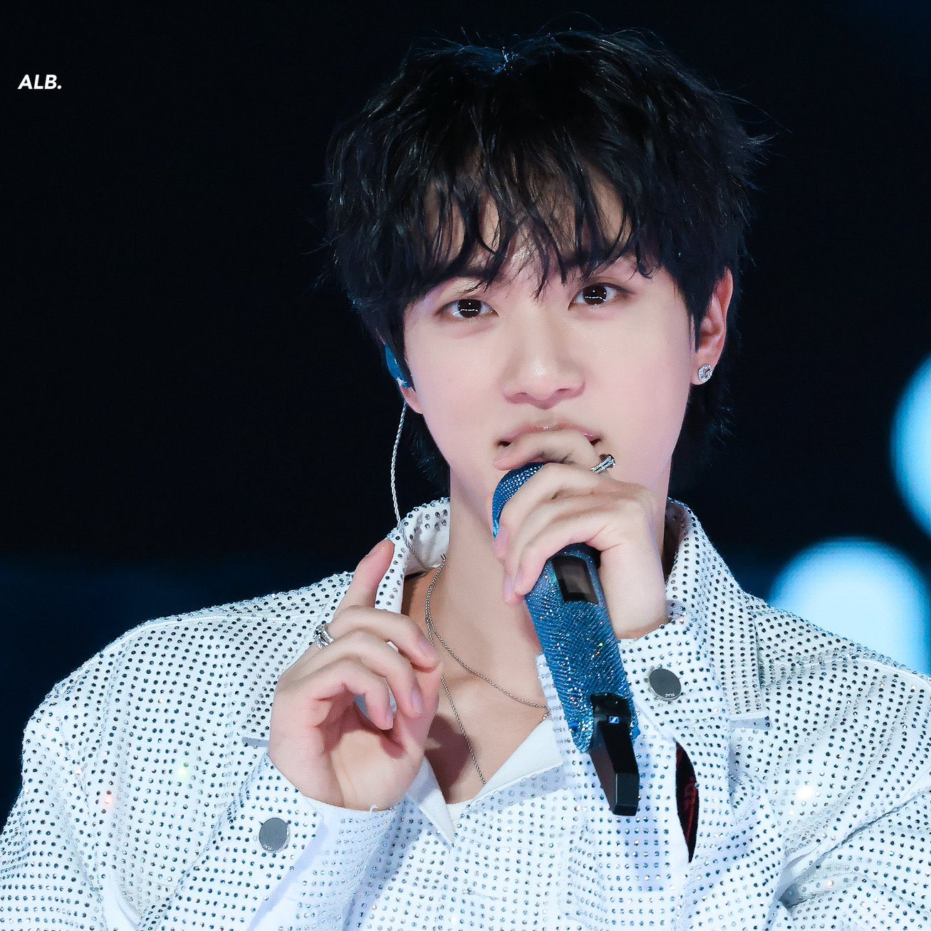 Foto aktivitas terbaru Jin (BTS)