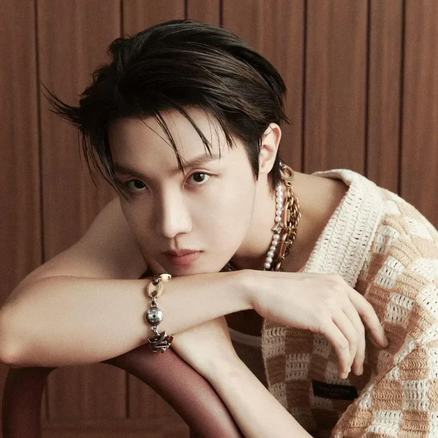 Foto terbaru j-hope (BTS)