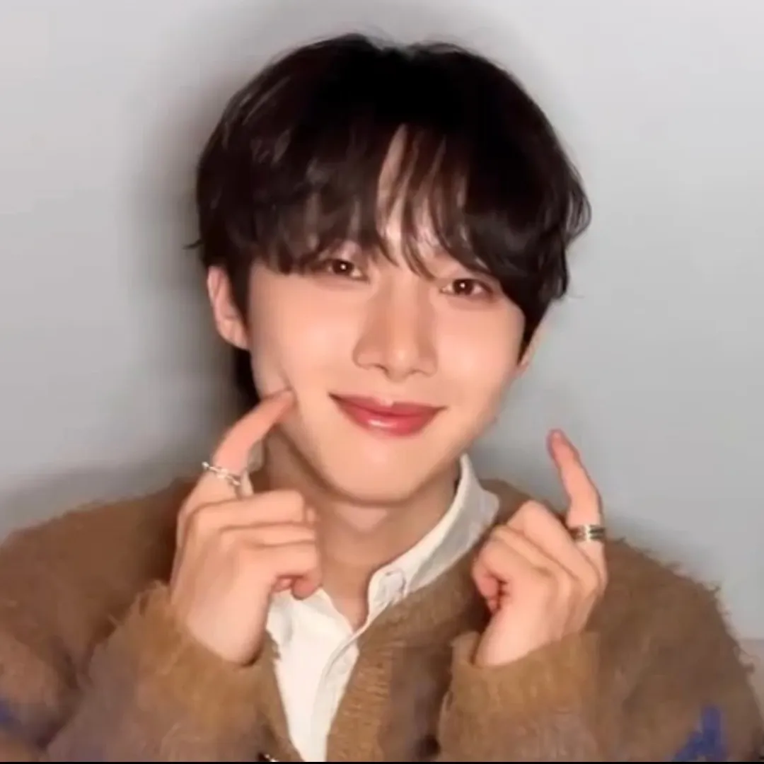 Latest photo of Hui (PENTAGON)