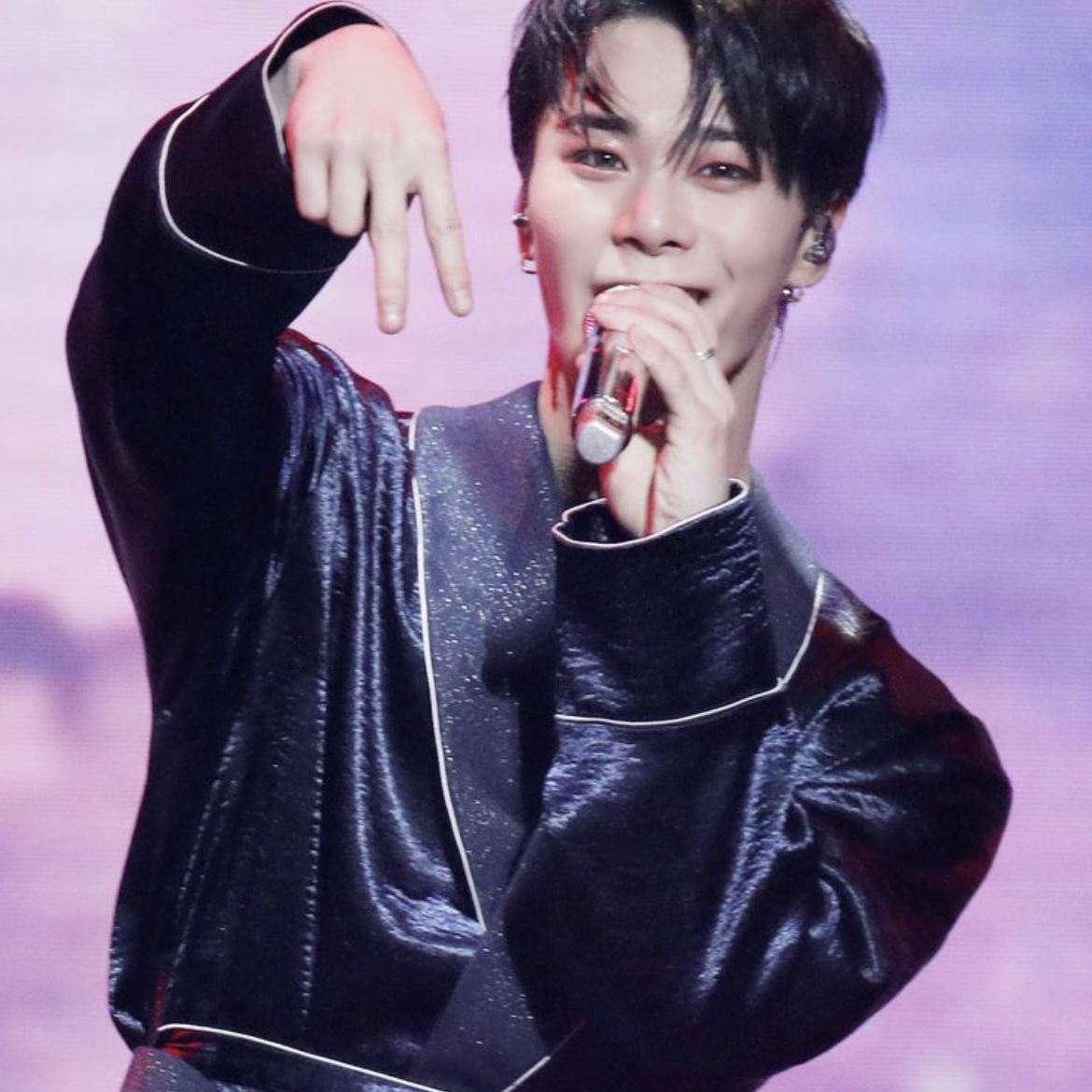 Latest photo of Moonbin (ASTRO)