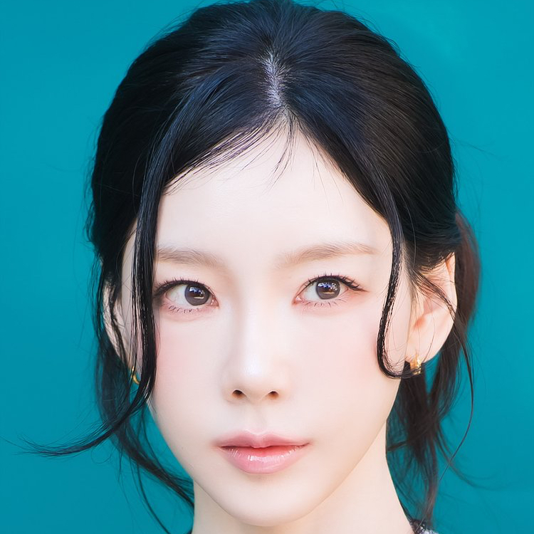 Latest photo of Taeyeon (Girls' Generation)