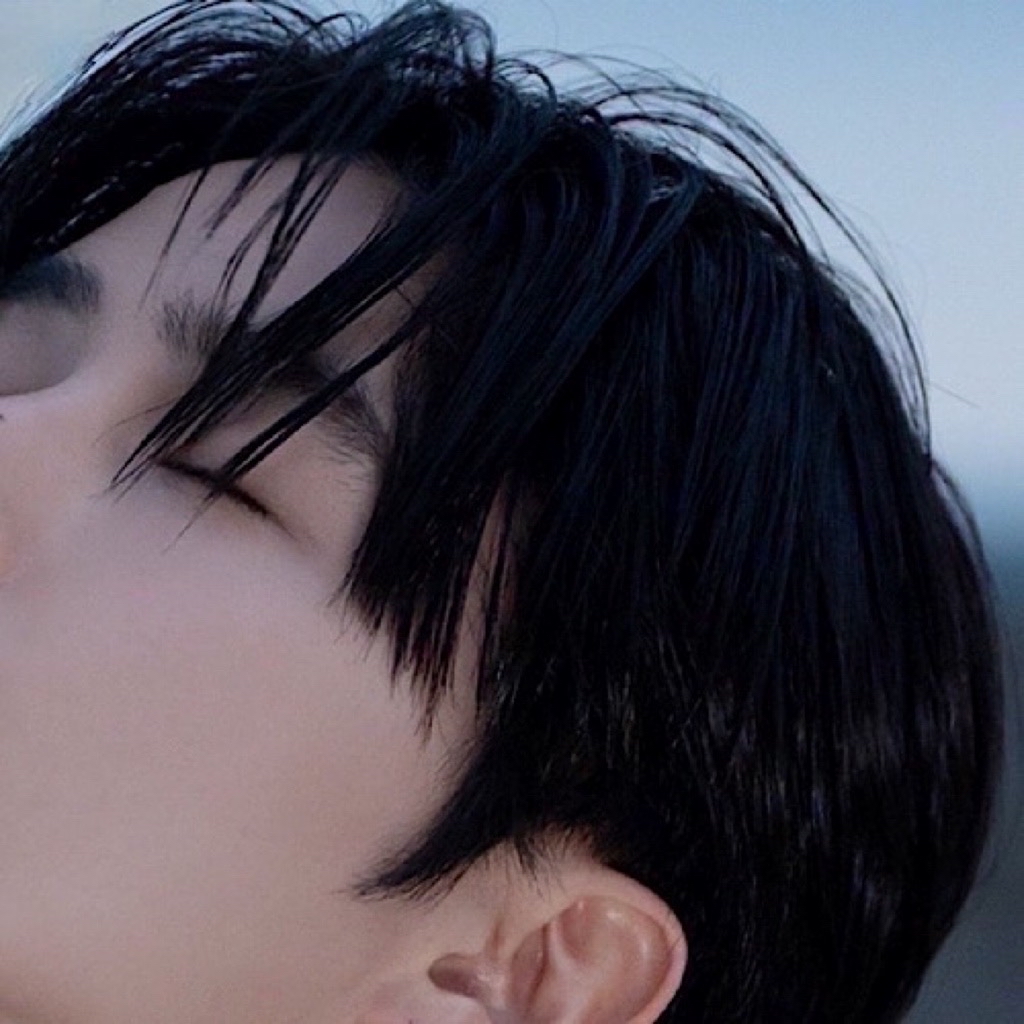 Recent activity shot of Hyunjae (THE BOYZ)