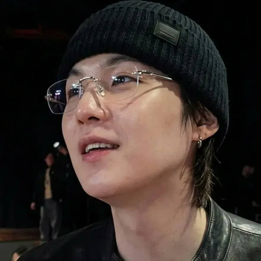 SUGA (防彈少年團)的最新活動照片