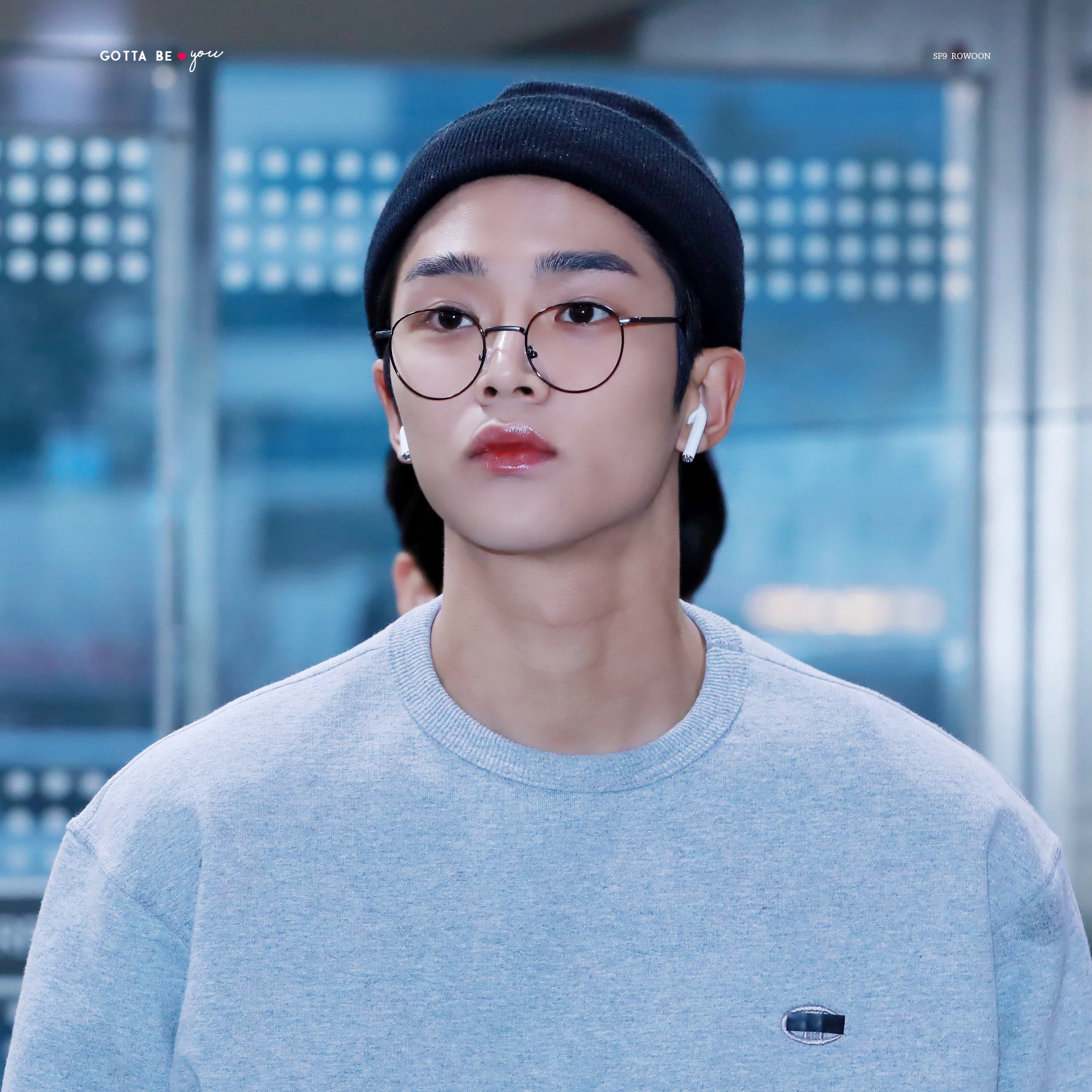 로운의 최신 사진