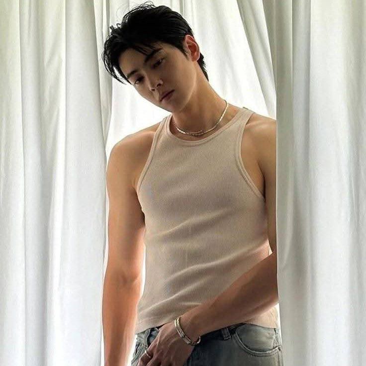 Latest photo of Eunwoo (ASTRO)