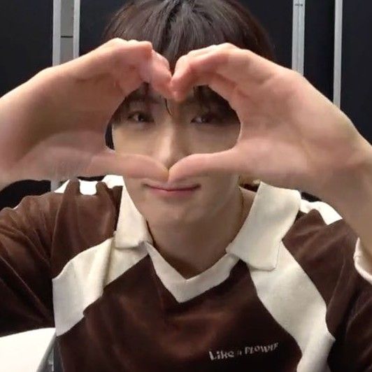 Latest photo of Hyunjae (THE BOYZ)