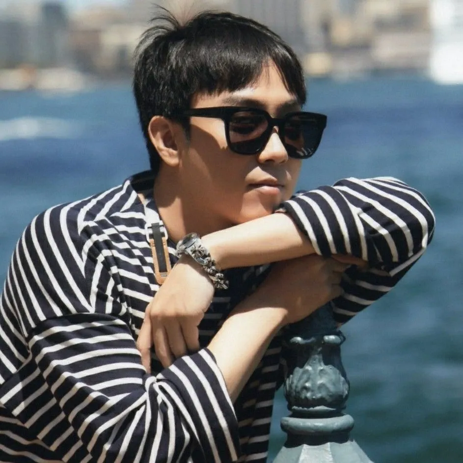 A moment captured by Eun Jiwon (SECHSKIES)'s fan