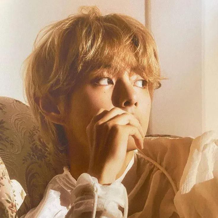 V (BTS)の最近の活動写真