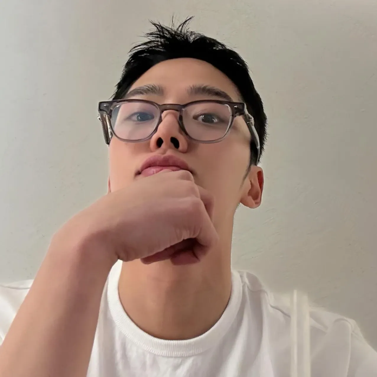 Behind-the-scenes cut of Rowoon