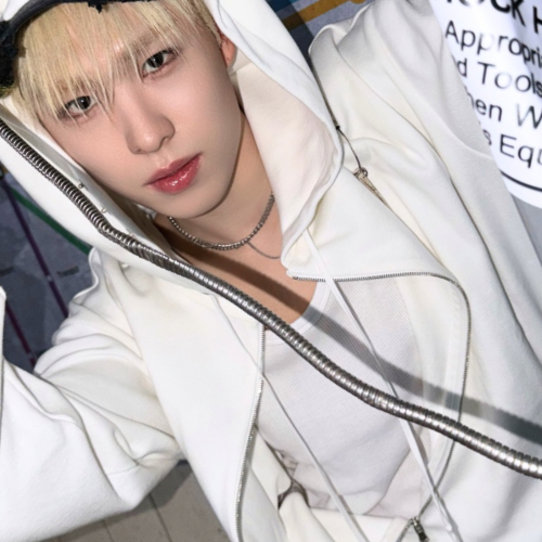 Behind-the-scenes cut of Hyui (NEXZ)