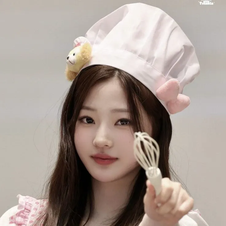 Behind-the-scenes cut of Stella (Hearts2Hearts)