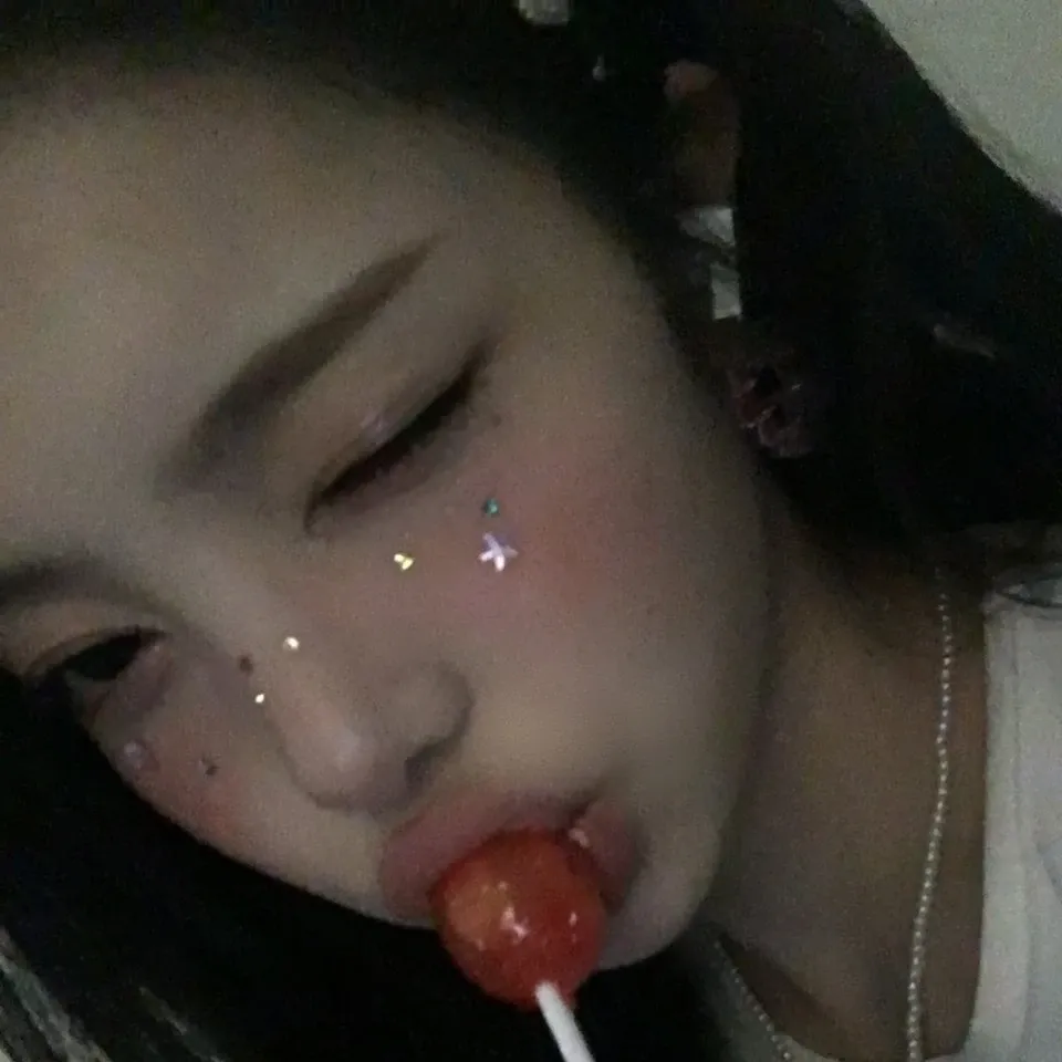 Behind-the-scenes cut of Ian (Hearts2Hearts)