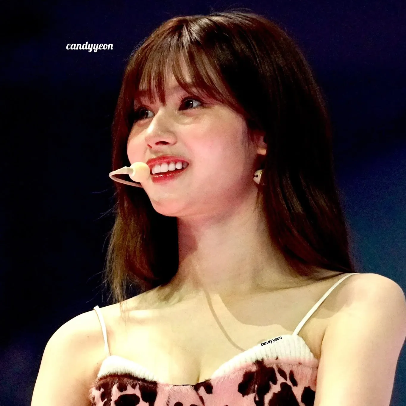A moment captured by Sana (TWICE)'s fan