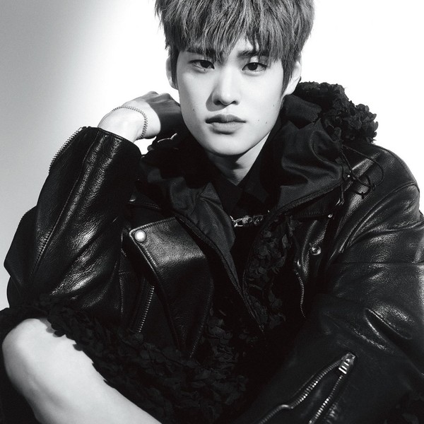 투표로 선정된 소희 (라이즈)의 인기 프로필 이미지