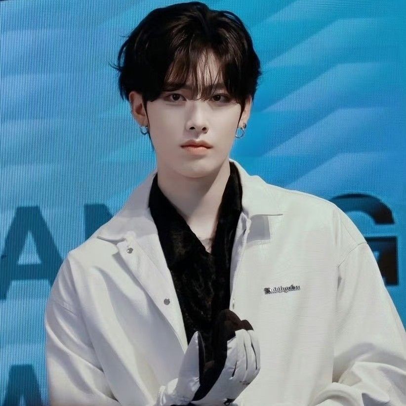 Latest photo of Ricky (ZEROBASEONE)