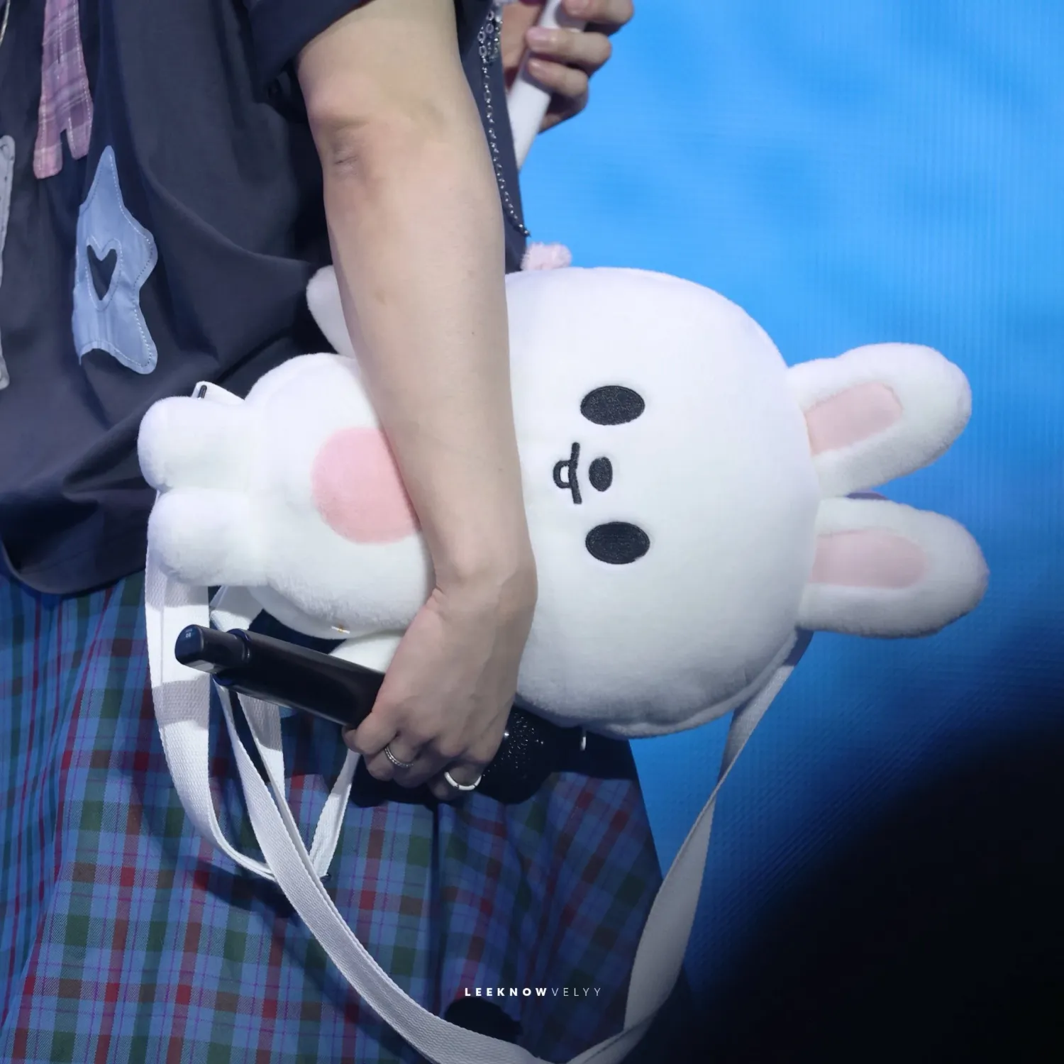 Latest photo of Lee Know (Stray Kids)