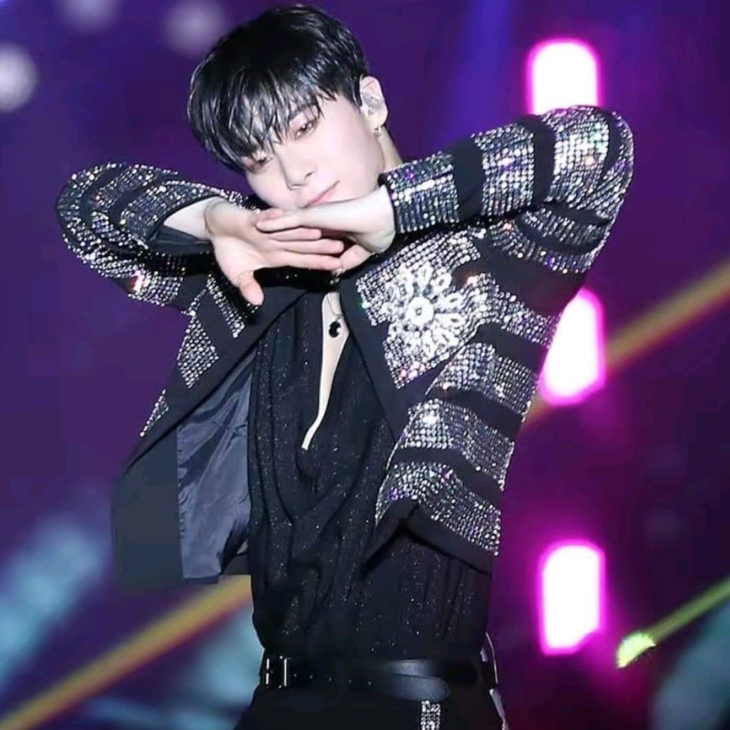 ASTRO的最新照片