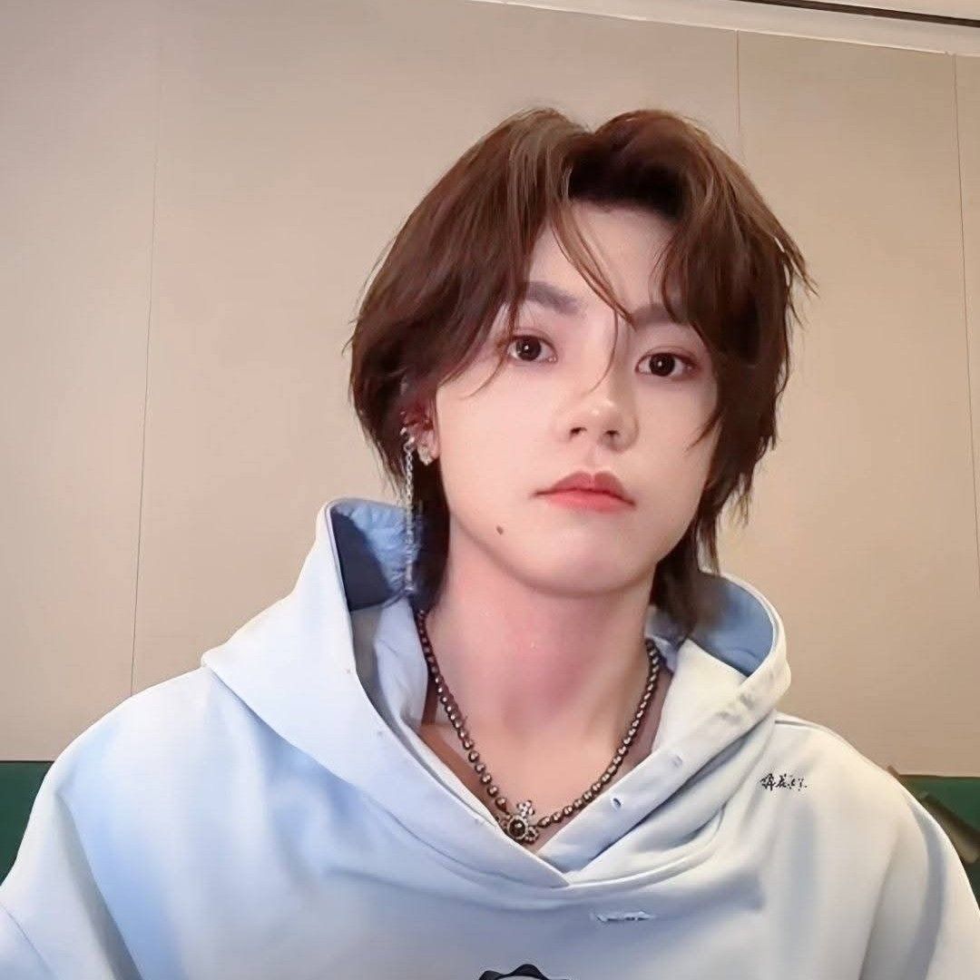 A moment captured by Xiong (NexT1DE)'s fan