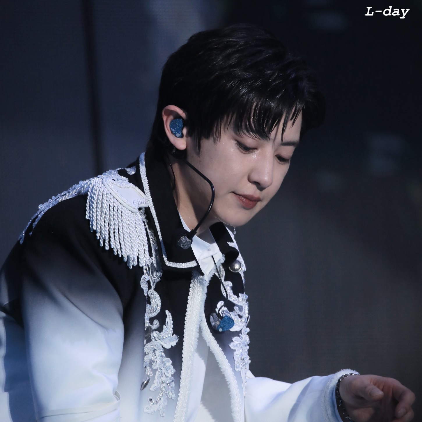A moment captured by Chanyeol (EXO)'s fan
