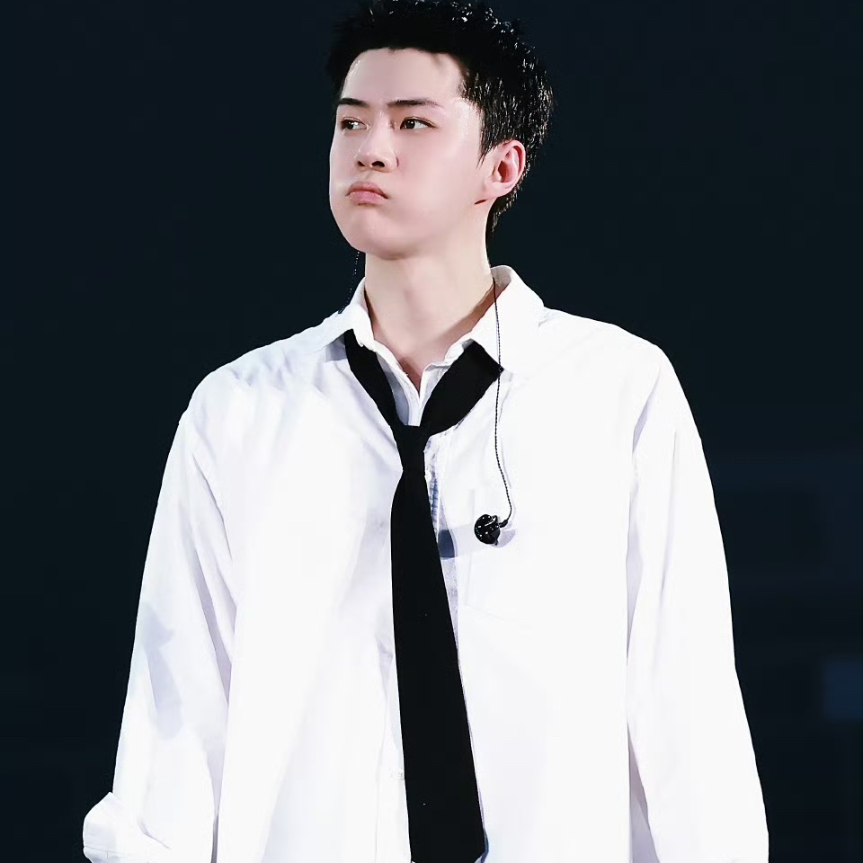 Foto aktivitas terbaru Sehun (EXO)