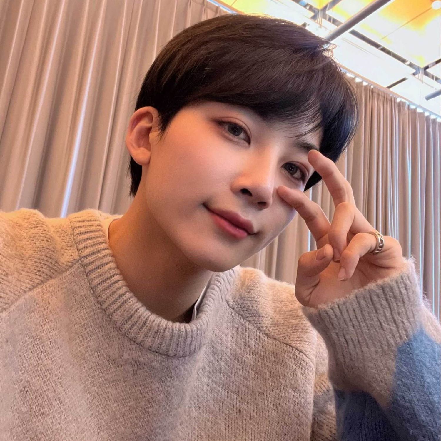 Latest photo of Jeonghan (SEVENTEEN)