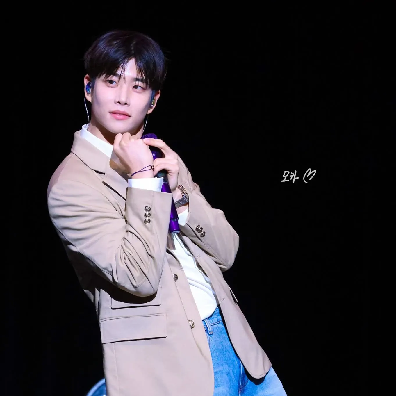 아스트로 최근 활동샷