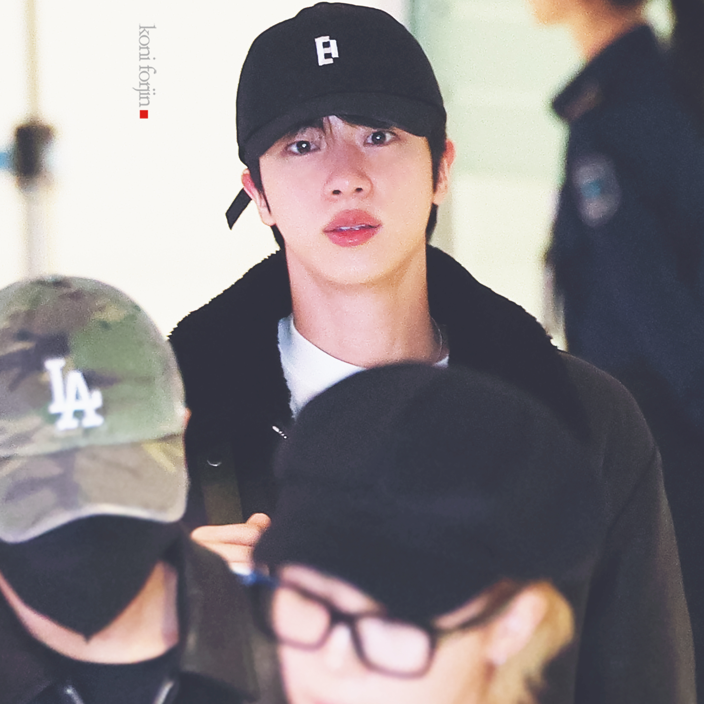 Foto aktivitas terbaru Jin (BTS)