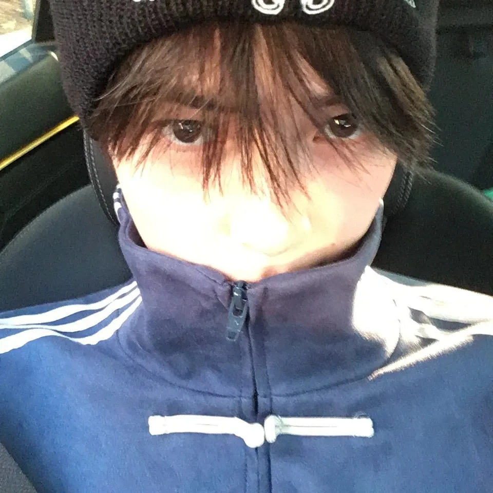 Behind-the-scenes cut of Sung Hanbin (ZEROBASEONE)