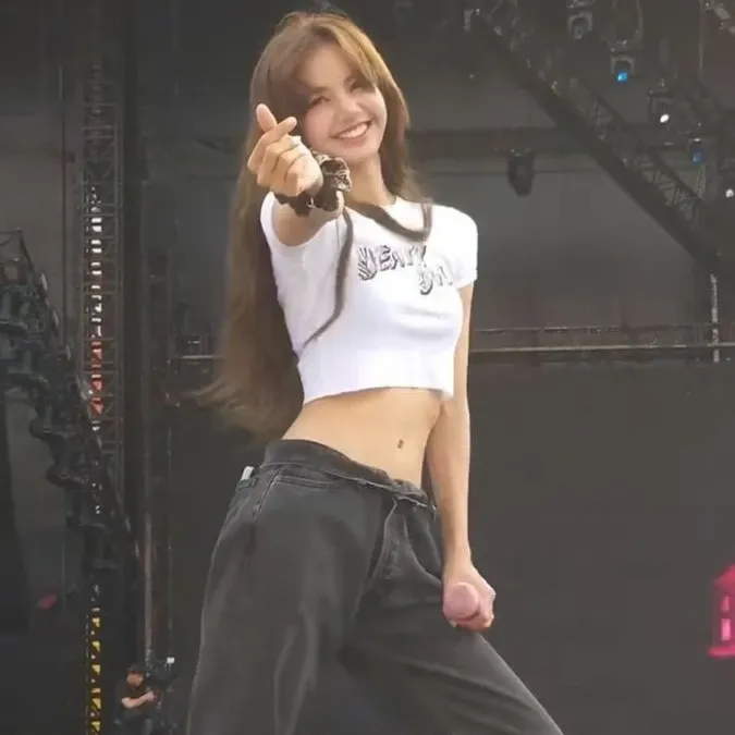 Potret di balik layar Lisa (BLACKPINK)