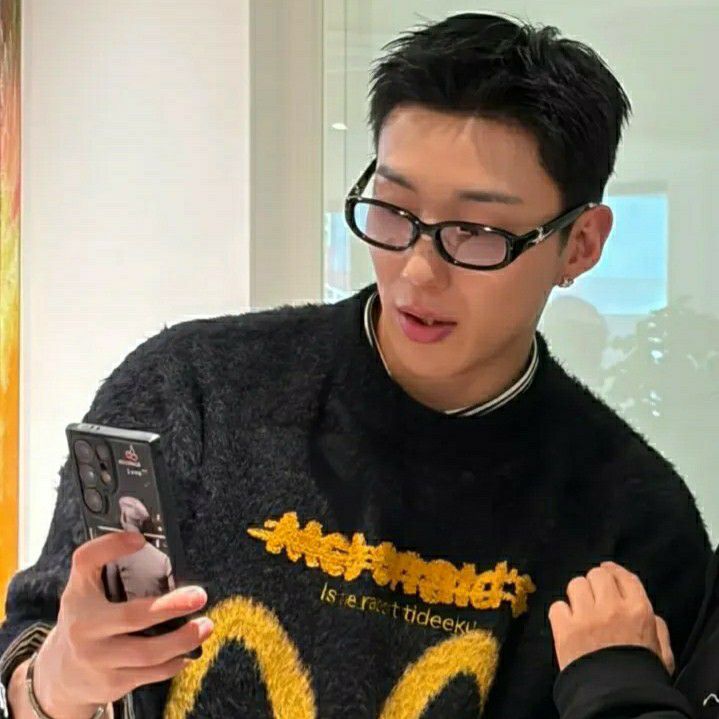 Behind-the-scenes cut of Jongup (B.A.P)