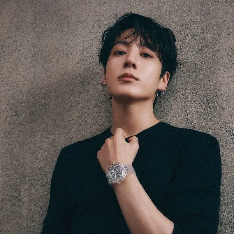 Foto aktivitas terbaru Jungkook (BTS)