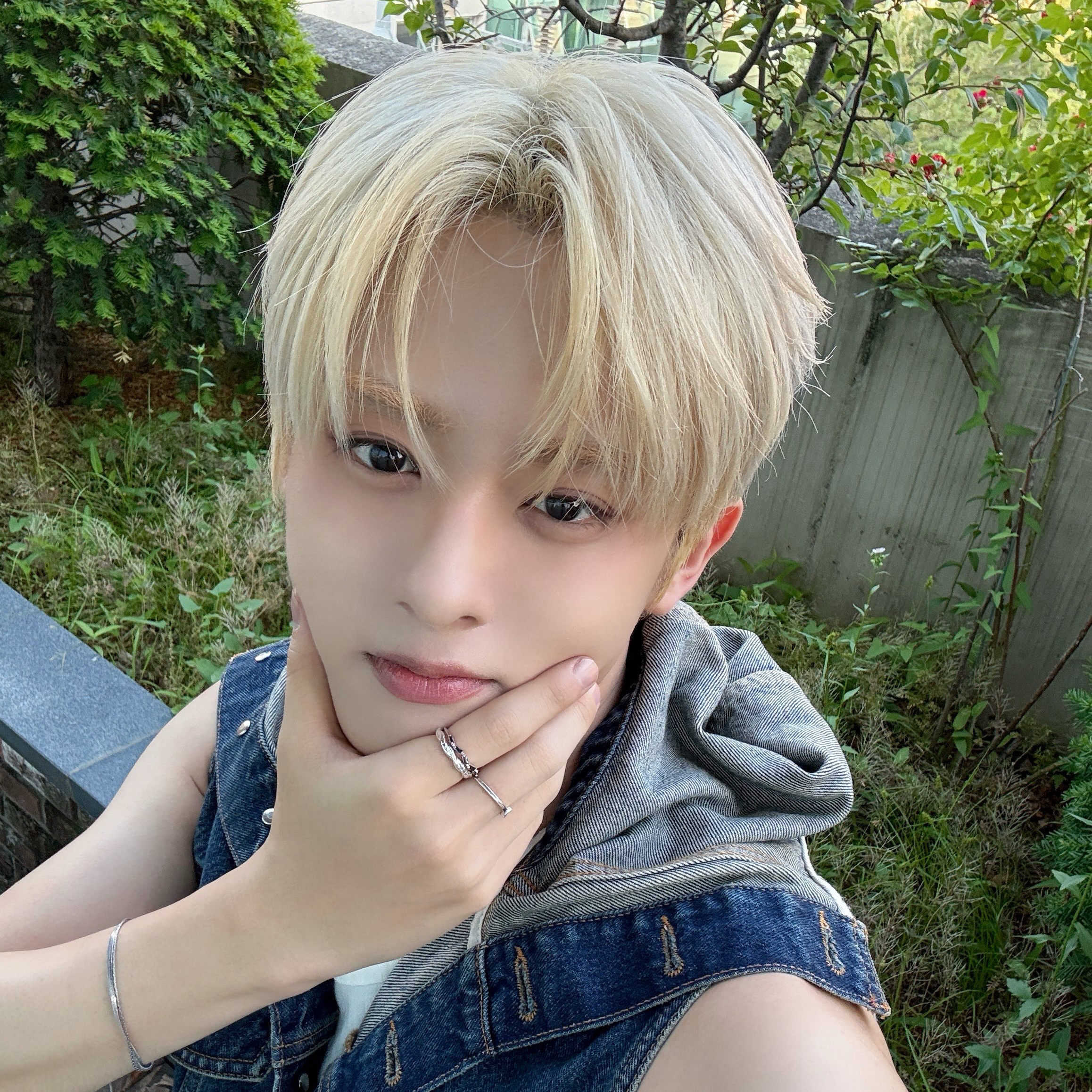 A moment captured by Woono (YOUNITE)'s fan