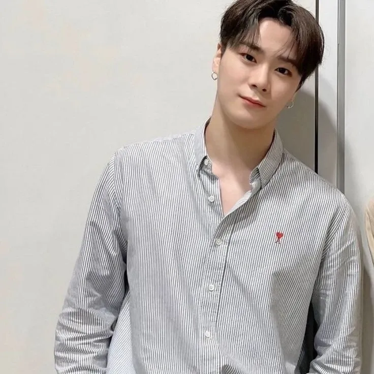 A moment captured by Moonbin (ASTRO)'s fan